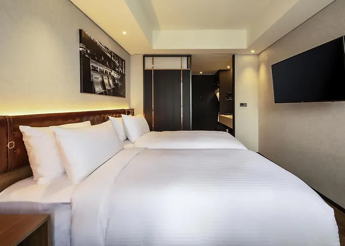 Mercure Ambassador Hongdae 4*