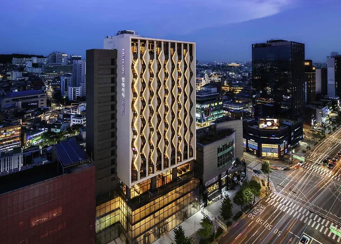 Hotel Mercure Ambassador Hongdae 4*