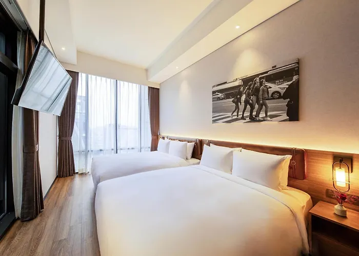 Mercure Ambassador Hongdae 4*